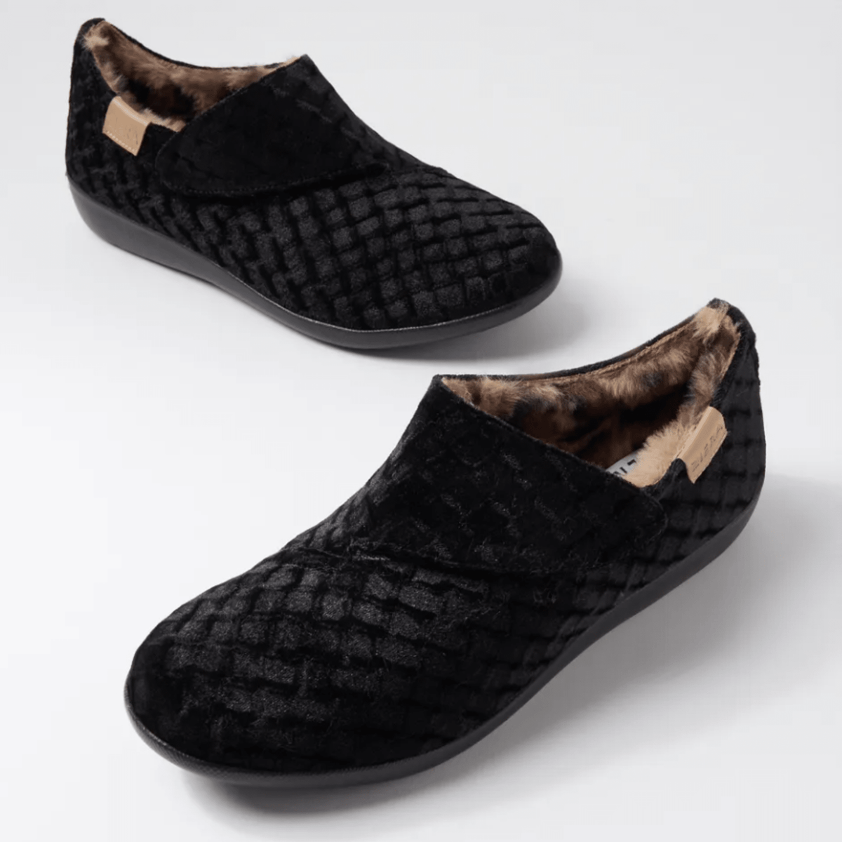 Ziera Fliss Slipper XW-ZR Black Emboss - My Shoe Specialist & My School Shoes