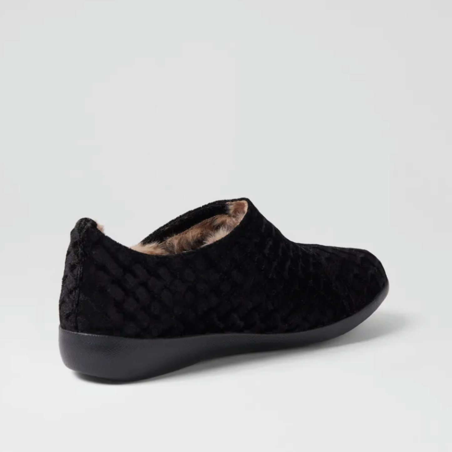 Ziera Fliss Slipper XW-ZR Black Emboss
