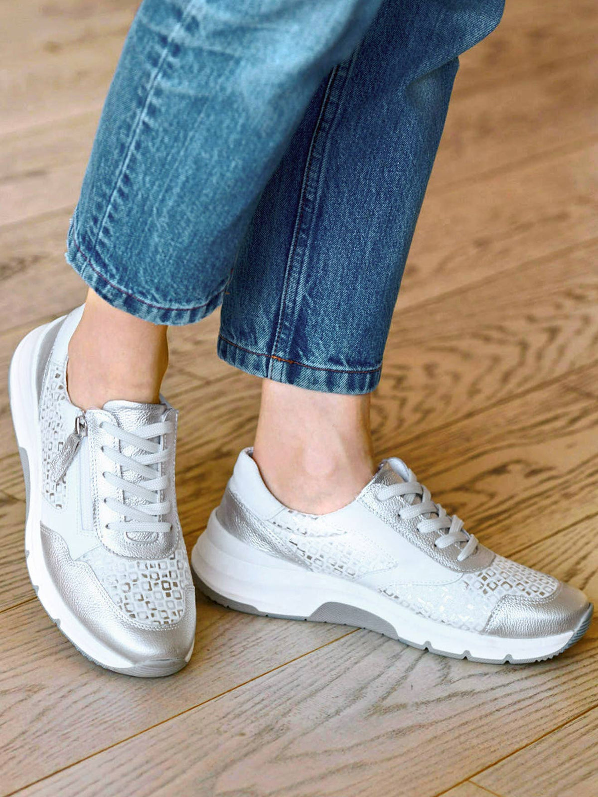 Pediconfort Baskets Zip - White/Silver wide - My Shoe Specialist & My School Shoes